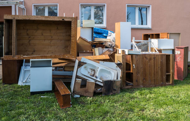 Best Yard Cleanup Services  in Carleton, MI